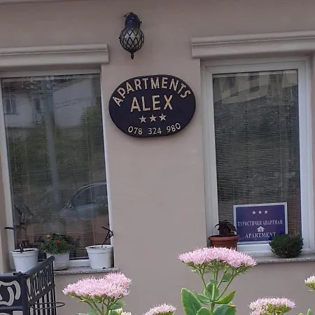 Alex Апартаменты *
